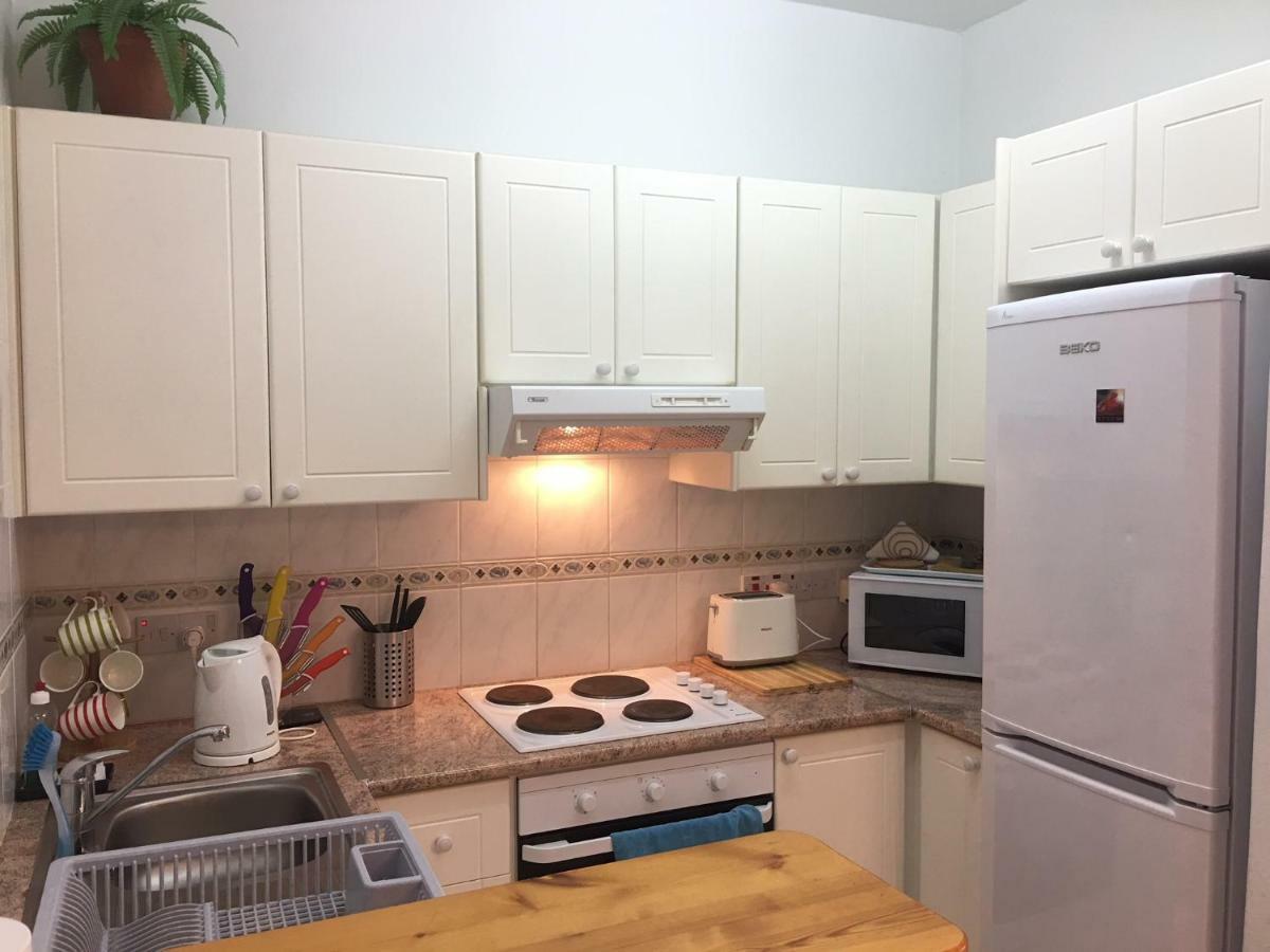 Limnaria Gardens - Modern 1 Bed, Walk To Beach & Shops Πάφος Εξωτερικό φωτογραφία