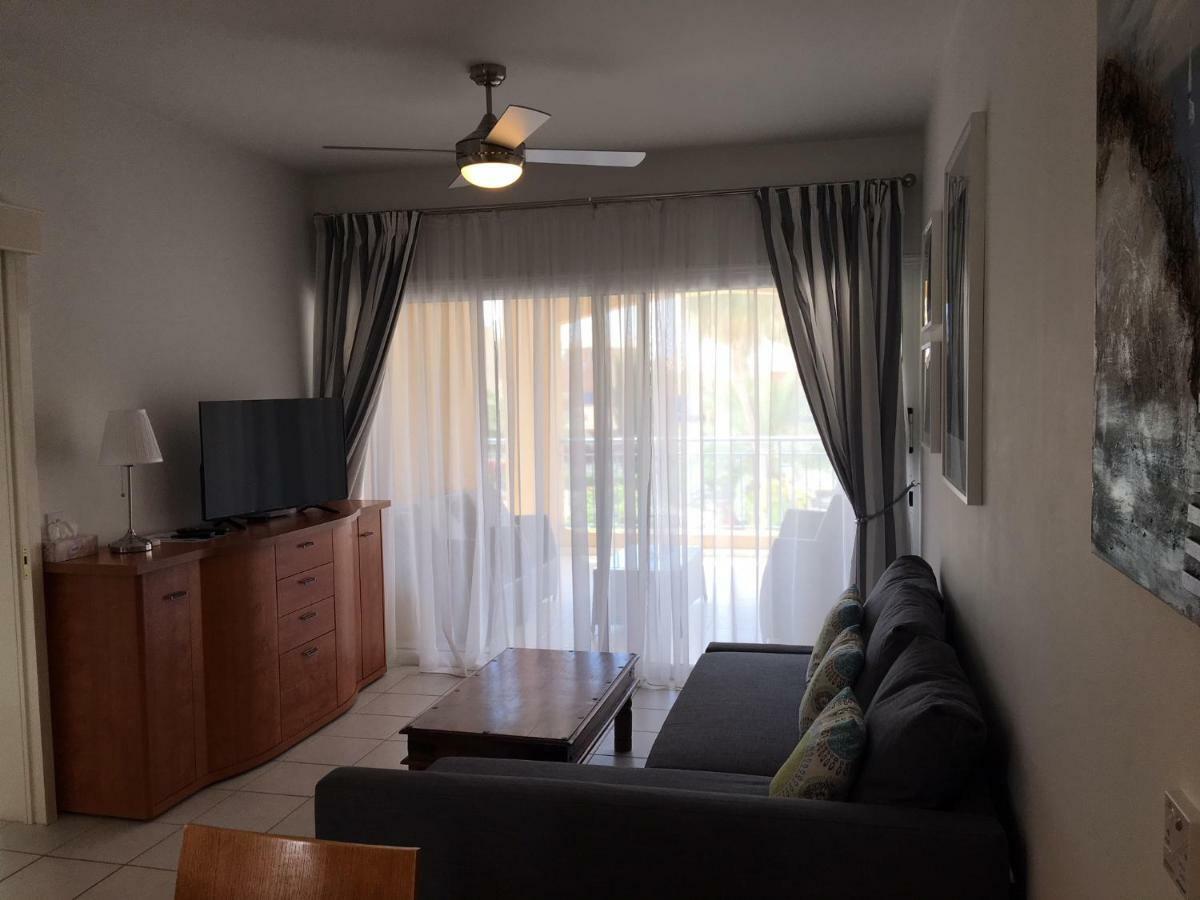 Limnaria Gardens - Modern 1 Bed, Walk To Beach & Shops Πάφος Εξωτερικό φωτογραφία